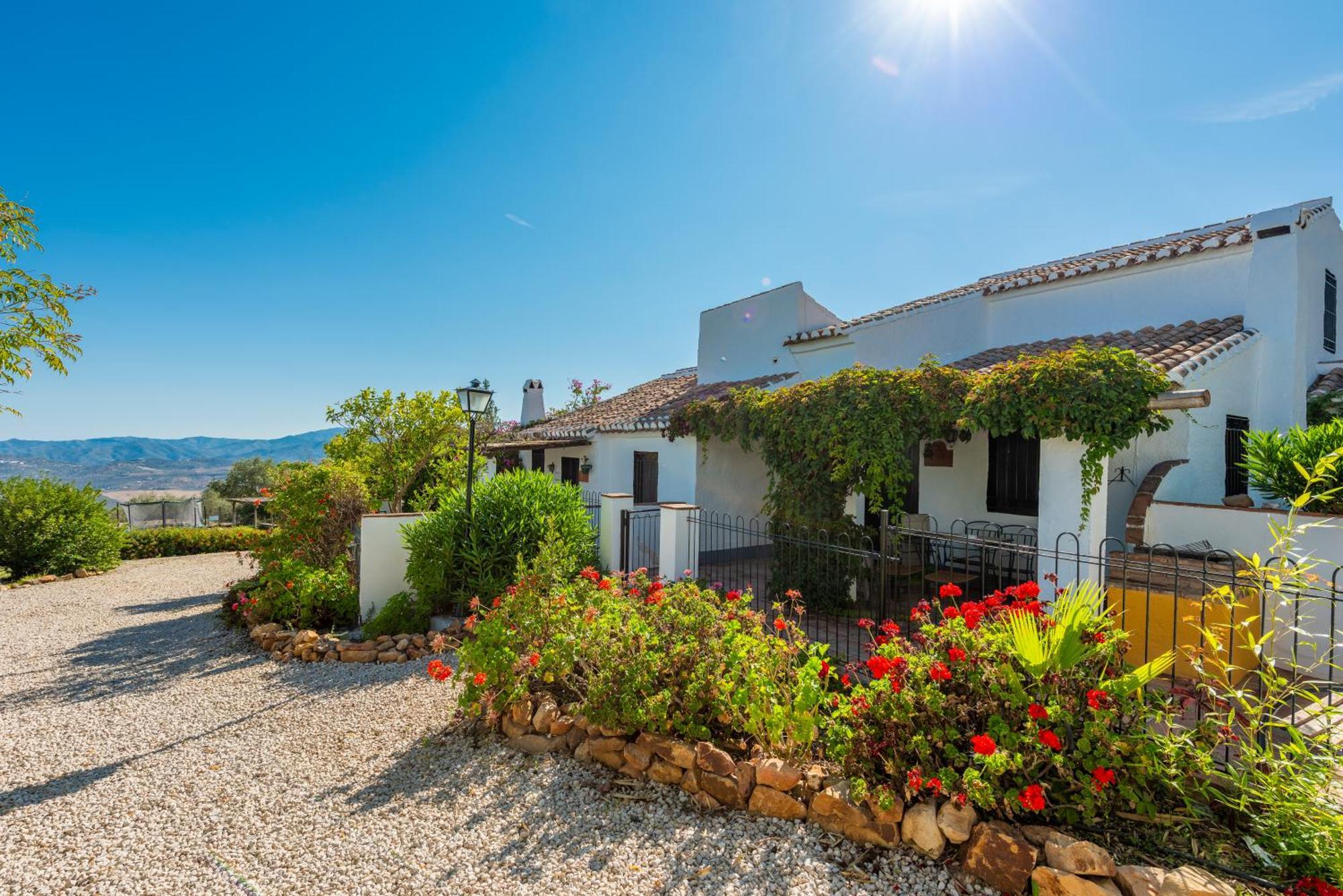 Cantueso Holiday Park Periana Exterior photo